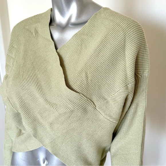 NWT! BTFBM Sweater, Size S - Picture 1 of 7